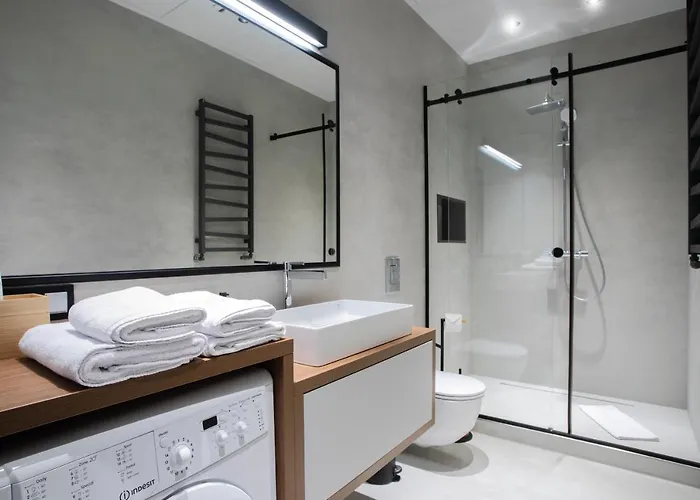 Apartamenty Z Jacuzzi W Sky Tower * 브로츠와프