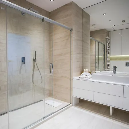 Apartamenty Z Jacuzzi W Sky Tower Appartamento Breslavia